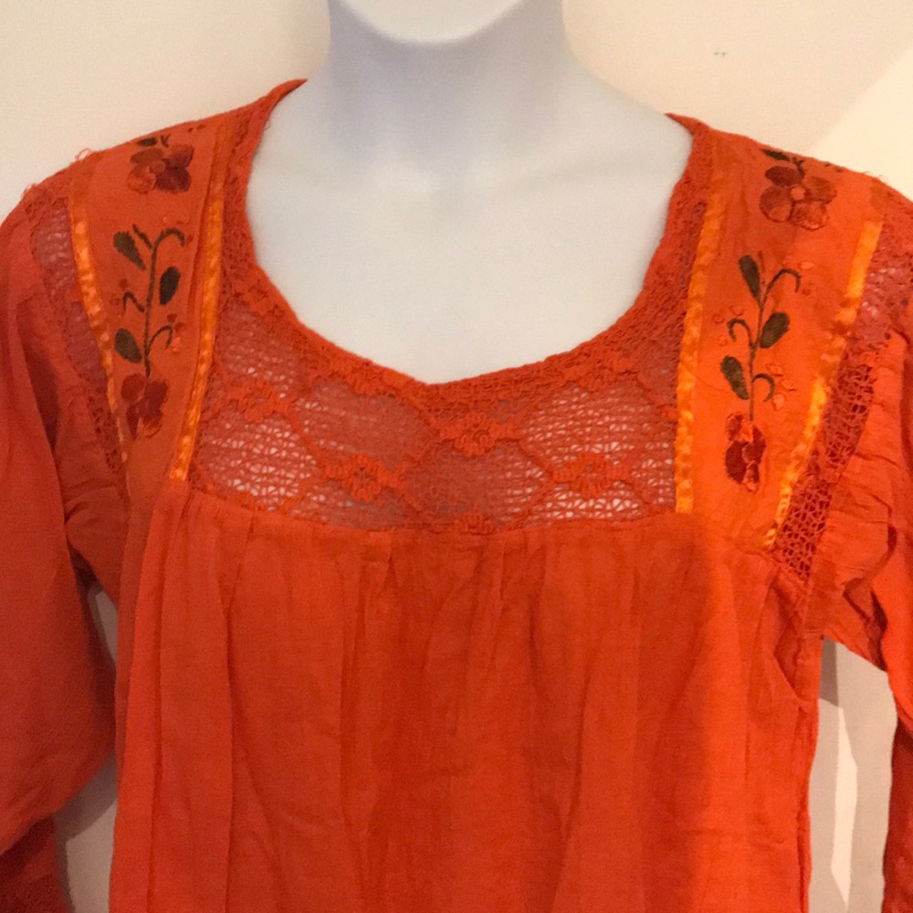 Embroidered blouse - Picture 3 of 5